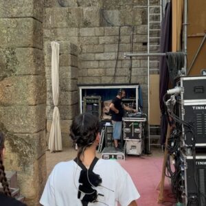 Ruth Lorenzo Instagram - Cerramos la etapa de #Medusa en el @festivaldemerida con 10 noches colgando el cartel de #soldout y miles de personas que me han llenado el 🤍 de amor con su entrega y cariño cada noche.

Solo puedo dar GRACIAS a todos y en especial a mis compañeros de reparto que han sido como una familia.