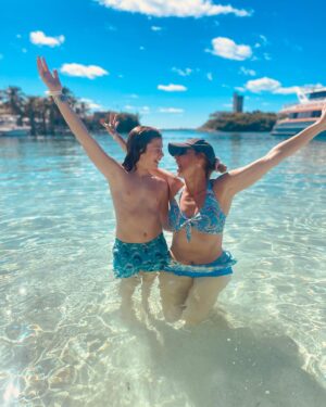 Ryan Buggle Instagram - Bahamas with my Mama! ❤️🌴