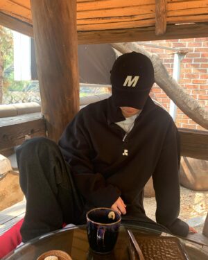 Ryu Deok-hwan Instagram - 하루가 조금 더 길었으면 좋겠다.