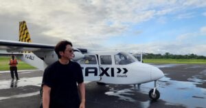 Ryu Soo-young Instagram - #Airtaxi 
#바누아투 가던 험난했던길
#이륙전까진 신났었지요. 🤪

#인생에서 만난 #가장작은비행기

#정글밥
#SBS
#화요일 저녁 #10시20분