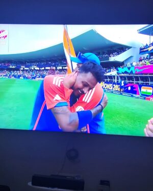 S. S. Rajamouli Instagram - 🥹🥹🥹

We are THE CHAMPIONS…

Salute to TEAM INDIA… 🇮🇳🙏🏻🙏🏻
