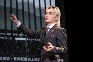 SKY-HI Instagram - 企業、関係者向けカンファレンス
G&G 24
を行いました！

自社ビルを買った話から笑、自社レーベルの立ち上げ、
組織図 / 経営方針 / アーティストマネジメント方針
環境問題 / 音楽業界のビジネス構造
トレーニーの育成方針 / new ???

などなど。自分もCEOピッチは初でしたし、アーティストのパフォーマンスも。皆様にお楽しみいただけた…且つ、BMSGが見る未来が如何に"楽しそう"かお伝えできたのでは、と思っております。

プレゼン部分はYoutubeにも上がっているのでご覧ください！