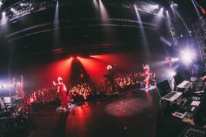 SKY-HI Instagram - Thank You 豊洲 Day 1🫶

毎年恒例バースデー@豊洲、今日は"Past"でした。
懐かしの曲達、たのしかた！！

明日はFuture✌️

Photo by @satoshihata87 
感慨深いぜ