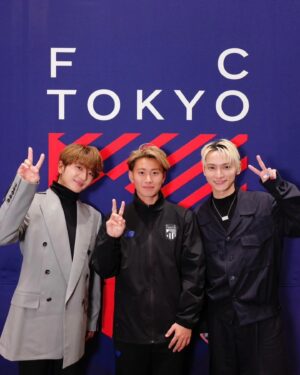 SKY-HI Instagram - NissyとFC東京 x 鹿島アントラーズにお邪魔しました。
ブルーロックコラボの諸々で諸々してきましたがとても楽しかったです！半年で3回国立に行った俺マジしあわせ。

サッカー少年のみつひろくんも喜んでます。

#FCTOKYO
#ブルーロック
#Nissy