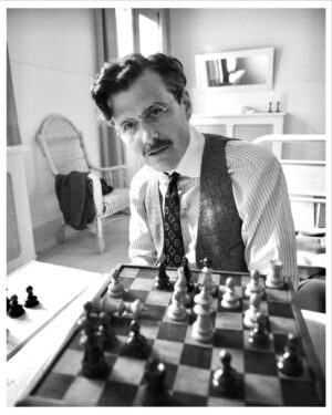 Sabin Tambrea Instagram - Heute jährt sich zum hundertsten Mal der Todestag von Franz Kafka. Es war mir eine Ehre, ihn in unserem Film „Die Herrlichkeit des Lebens“ spielen zu dürfen. Morgen feiert der Film in Wien Premiere und wird ab dem 7.Juni auch dort in den österreichischen Kinos zu sehen sein! Da ich leider nicht da sein kann, schicke ich aus der Ferne ein herzliches Toitoitoi an meine Freunde und wünsche euch einen unvergesslichen Abend! @filmladen_lunafilm @lotusfilm.at @henrietteconfurius
@judkaufmann_dop 
@hansjoerg_weissbrich
#georgmaas 
@anjadihrberg_casting
@manuelrubey @lennyaltaras
#luiseaschenbrenner
@alma.hasun @stiefelriemen_nance
@golpashindaniela
#miragriesbaum
#lionelhesse
#CasparStoltenberg
#MiaKleinSalazar #michaelacaspar
#klaushuhle
@peter.moltzen
@kwanzlnekrasov
#friederiketiefenbacher
@martharuess
@regina.brf @meletsch_ #anjaheger;
@tanjahausner
@nataschamaraval
#katharinawöppermann @mareikemareikemareike
@christianschulzphoto2022
@krabbegrip
#tempestfilm @steadicam_ioana_tarchila
#lotusfilms @mschmigalla 
@medienboard @felicitrix  @agenturfilmgesichter 
@benjamin.herrmann
@paul_eisenach_music @jonas_hofer_music
@viennafilmcommission
@mv.filmfoerderung @theaterkunst
@majestic.film
#helgesasse #solveigfina
#tommypridnig
#peterwirthensohn @sfischerverlage uvvm. 
#franzkafka #kafka alle fotos (c) @sabintambrea