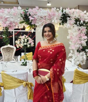 Sabnam Faria Instagram - শেষবার যখন কোন সামাজিক অনুষ্ঠানে গিয়েছিলাম তখন আওয়ামীলীগ ক্ষমতায় ছিল 😝
অন্তর্বর্তীকালীন সরকারের সময়ে কেউ বিবাহ করলে দাওয়াত দিয়েন!
