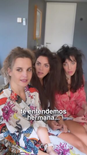 Sabrina Garciarena Instagram - Mañana chicas se terminan 😂 
Para ustedes fueron vacaciones de invierno o vacaciones de infierno? 👇🏻
Ya tenemos fecha de @madres5gok y en la cuenta oficial lo vamos a publicar 😝