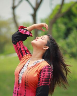 Sadia Ayman Instagram - ও বাতাস তুমি বলে দিও তাঁরে,
সে যেন আমারই থাকে, ভোলেনা আমারে… ❤️