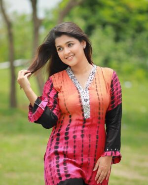 Sadia Ayman Instagram - ও বাতাস তুমি বলে দিও তাঁরে,
সে যেন আমারই থাকে, ভোলেনা আমারে… ❤️
