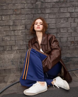Sadie Soverall Instagram - Thank you for having me @1883magazine ! 🧃

Some photos by the wonderfully talented @jemimashoots ! ( and some behind the scenes :) 
Chatting with the lovely @tillyontelly 🧡
Hair: @naradkutowaroo 
Makeup:  @joeyjoeychoy 
Styling:  @annahcstyle 
Styling assistant: @kselbygreen 
Photography Assistant : Lee Furnival 
Wearing :  @chanelofficial @celine @dior @miumiu
@philosophyofficial 

Thank you thank you!

And thanks a million  @personalpruk 🧡