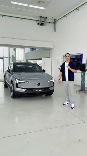 Sadri Skander Instagram - 🇹🇳 New EX30.
.
.
#volvo #ex30