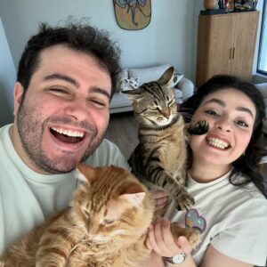 Safa Sarı Instagram - Herkese sevdikleri ile mutlu bayramlar dileriz 😻😻