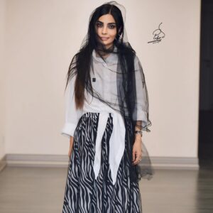 Sahra Asadollahi Instagram - به آدم ها فرصت دهید تا دروغ بگویند،بااینکه حقیت را میدانید،تا قدرت حذف آنها اززندگیتان را بدست آورید.
Stylist:@bynooshin 
Photo:@raaha_hashemiy