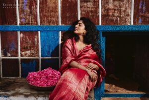Sai Pallavi Instagram - Pictures from almost a year ago but memories as fresh as the morning dew!
Thank you @arjunkamath87 , for the adventurous shoot and the kind words on your post for these pictures! 
I loved your series AVANI and I wish you create more! 

P.S. The pictures have been retouched!