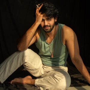 Sai Ronak Instagram - Wearing my sunshine.

Photography @lensxstories 
Assisted by @adityasinghrajput_gallery