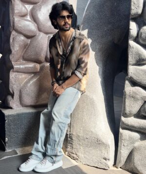 Sai Ronak Instagram - Updated version for a movie song shoot 😎