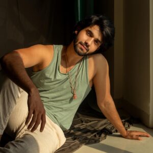 Sai Ronak Instagram - Wearing my sunshine.

Photography @lensxstories 
Assisted by @adityasinghrajput_gallery