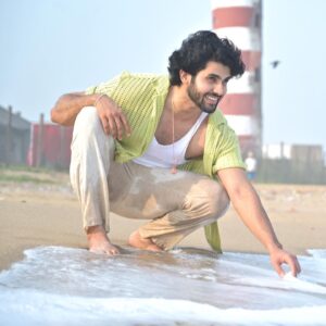 Sai Ronak Instagram - In the moment with the waves..
P.c : @suryatumarada_143