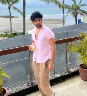 Sai Ronak Instagram - Sip and do haahhhhh!!!! 🩷 😎
