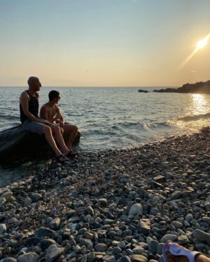 Saira Khan Instagram - Sea, sunsets and happy times.