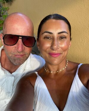 Saira Khan Instagram - Make the memories whilst you can. Happy Summer Hols everyone ❤️

Whether you are at home or going away, spend the time with your family, relax, eat, drink and be happy. 

Happiness is free. ❤️

#summer #family #goldenhour