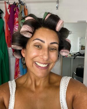 Saira Khan Instagram - Read my full interview with @femail where I believe every woman should take a sabbatical from her family - I took 4 weeks out during my son’s GCSE’s ….i don’t feel a jot of guilt either. 

See the link in @femail bio or see full story in @femail in tomorrow’s paper. 

Men take time out all the time … about time us women started to prioritise our mental and physical health too. 

Read how a 4 week trip to Bali helped me to heal my mind and my body. 

Thank you @lezliandrose for the fab photos @makeupcouk for my makeup and @miyasimages for the behind the scenes shots. 

Thank you to Katie Knight for being my go to journalist - you are the BEST 💛