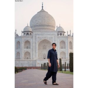 Sajjad Delafrooz Instagram - In Search of Love... Chapter One
.
Shot by @sarthak_shots_
Styled by @yasminqurash
Makeup & Hair: @samansarimakeup
.
در جستجوی عشق... فصل اول
.
#agra #tajmahal #agrathecityoflove #cityoflove #sajjaddelafrooz #love #actor #travel2021 #2021 #photooftheday #photoshoot  #pathani #bollywood #mumbai #india 
#سجاد_دل_افروز #بالیوود #بازیگران #بازیگر #تاج_محل