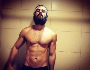 Sajjad Delafrooz Instagram - #tb #beard
.
.
#Actor #TigerZindaHai #fitness #actorslife #SalmanKhan #Bollywood #india #IndianFilms #mumbai #abudhabi #dubai #beardisback #beardedman #fit #sajjaddelafrooz
#بازیگر  #سجاد_دل_افروز #سجاد #بازیگران 
#بالیوود