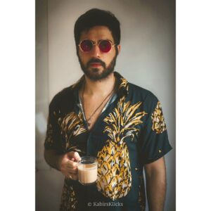 Sajjad Delafrooz Instagram - #Chai
.
📷 @kabirsklicks
.
.
#colorsoflife #India #mumbai #actor #chailover #SajjadDelafrooz #Bollywood