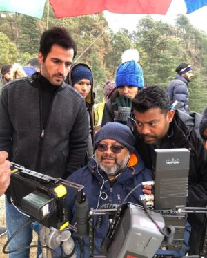 Sajjad Delafrooz Instagram - Tony Da not only transfers his feeling into his films, but also to the set he is in... you can feel the poetry on set while with him... glad to have had the chance to work with him. @aniruddhatony 
.
#photooftheday #photography #bts  #sajjaddelafrooz #hope #life  #ZEE5 #parchayee # #bollywood #india #mumbai 
#بازیگر  #سجاد_دل_افروز #سجاد #بازیگران 
#بالیوود