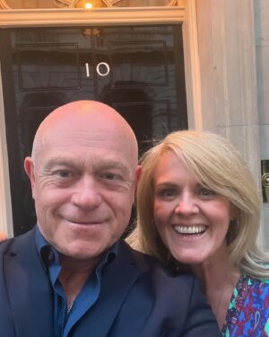 Sally Lindsay Instagram - Beyond excited that the grown ups are back in charge.With my old @uklabour mucca’s  @rosskemptv @sirtonyrobinson @jasonmanford @billbaileyofficial Could literally cry with relief #No.10