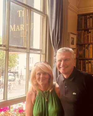 Sally Lindsay Instagram - What a day of laughter and fun yesterday at @the_marquis_covent_garden 
I’m a very lucky lady 🥰