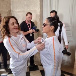 Salma Hayek Pinault Instagram - Getting ready to participate in the Olympic torch relay in Paris! Feeling the excitement and unity the Olympics brings. Stay tuned for more photos with the torch tomorrow🌟 Preparándome para participar en el relevo de la antorcha olímpica en París! Siento la emoción y la unidad que traen los Juegos Olímpicos. Estén atentos para más fotos con la antorcha mañana🌟 #Paris2024 #Olympics #Eminem