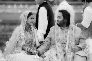 Salman Khan Instagram - Anant and Radhika, Mr. and Mrs. Anant Ambani, I see the love that you have for each other and each other’s families. The universe has got you together. Wish you all the happiness and health. God bless you both! Can’t wait to dance when you become the most wonderful parents.

@radhmerch1610 #AnantAmbani