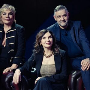 Salvatore Esposito Instagram - #Gomorra10anni è stato un bellissimo viaggio nei ricordi . Lo trovate su @skyitalia e @nowtvit . L'avete già visto ?