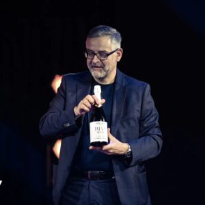 Salvatore Esposito Instagram - #Gomorra10anni è stato un bellissimo viaggio nei ricordi . Lo trovate su @skyitalia e @nowtvit . L'avete già visto ?