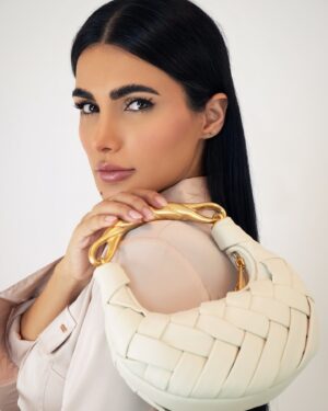 Sama Zakeri Instagram - My beautiful Orla Weave handbag From @jwpei_official 🤍

.
.
 #jwpei_official #jwpei #jwpeibag 
.
#dubaimodel #dubaiinfluencer #dubaiblogger #arablook #baglover