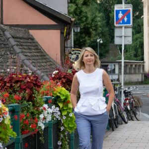 Samantha Brown Instagram - We’ve been able to take not just one but two incredible cruises for “Places to Love.” Join us tonight on @createtvchannel to see what it’s like to cruise into the Inside Passage of Alaska and then along the Rhine River through four different countries and thousands of years worth of history!

Just check the "how to watch" link in bio for where and when to watch.

#samanthabrown #placestolove #rhinerivercruise #insidepassageofalaska #alaska #cruisetravel