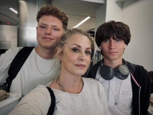 Samantha Smith Instagram - I now travel with bodyguards

#brandon #wyatt