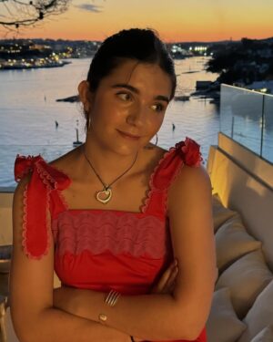 Samantha Vallejo-Nágera Instagram - Mi amor @cloeavn 
Siempre que te vas….
