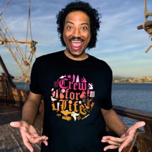 Samba Schutte Instagram - My dearest Crew, excited to launch my new tee! We’re #CrewforLife, because a love like ours can’t disappear in an instant❤️ We made history together, broke records, caused chaos and we’ll always be bonded through the epic journey of #OurFlagMeansDeath 🏴‍☠️ I’m also offering a new baking class for Mother’s Day weekend (my Rosy Maple Moth pie- our captain’s favorite!)👨🏾‍🍳 and you can get half off general admission with purchase of a tee. All of this to benefit the lovely charity @everymomcounts, helping to make pregnancy and childbirth safe, equitable, and respectful for every mother, everywhere🙏🏾 Visit the link in my bio to get your tees & baking class admission tickets. Or visit @shopstands. Designed by the incredible @rileysokay. And that background is definitely not photoshopped. Love you!🩷💛✨