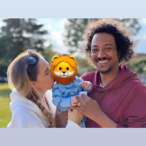 Samba Schutte Instagram - I was born a father this year and couldn’t feel more grateful, humbled and blessed🙏🏾 Thank you to my partner Aria for gifting me an angel (who bites)🧿❤️✨ And yes, people still think my dad and I are a couple…🥂 Happy Father’s Day to all dads, father figures, father energies, father symbols, uncles and grand dads. And to those who lost or don’t have one to celebrate this year, my heart is with you❤️✨
#fathersday