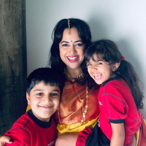 Sameera Reddy Instagram - Then & Now❤️I got emotional this week because my mom gave me her Laxmi haar 😍The necklace is a Kolapuri Saaz from Akshai’s grandmother & the Jadeau earrings & maang tikka from my mother in law 🙏🏼 paired it with my Godh Bharai saree from 5 years ago . Feel so lucky to have blessings from the amazing women in my family #gratitude #love one day I will give this saree & Jewelry to my daughter /Dil 🥹 ❤️ 8/8 #manifestation 🙏🏼