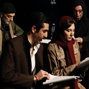 Samira Hosseini Instagram - آلبوم اجرای نمایشنامه «او نیمه آشکار من بود» 
کارگردان : علیرضا حاتمی 
Photo: @mahya.pezeshkiyan 🌹