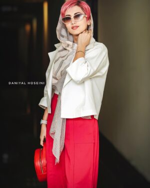 Samira Hosseini Instagram - اکران فیلم «پسر انسان » 
👗: @farhadhashemiofficial