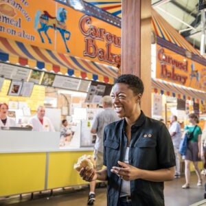 Samira Wiley Instagram - Eat a sammich and smile.