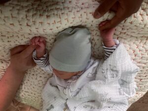 Samira Wiley Instagram - Happy 1st Mother’s Day to my beautiful wife, who four weeks ago today after laboring for almost 3 days gave birth to our first child—our gorgeous daughter, George.💜

Welcome to the world, babygirl. We love you and we thank you for giving us the best 1st Mother’s Day two ladies could ask for. 

George Elizabeth
4.11.2021 💜