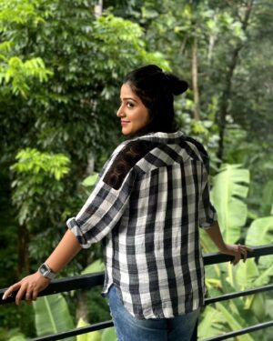 Samskruthy Shenoy Instagram - Smile.... it's free therapy 😊❤

Makeup - @tonisha.kapileswarapu 🙃
Hairstyle - @tonisha.kapileswarapu 🙈
PC - @tonisha.kapileswarapu 🤗

#instastyle #instadaily #happiness #smilemore #worryless #trending #fashion #trendingsongs #samskruthy #samskruthyshenoy