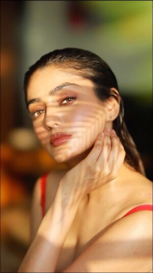 Sana Makbul Instagram - Turning up the heat and leaving everyone in the dust! Who knew being this hot could be such hard work? 😉🔥

#SanaMakbul #Actress #Winner #BiggbossOTT #Sanakesitare