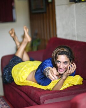 Sandhya Shetty Instagram - "Saree" Six yards of pure grace, poetry, and culture woven into a single thread."
Photographer @aslamshaikh104 
Designer @kaushikshrimanker

#Sandhyashetty #Nofear 
#actor #supermodel #internationalspeaker #CommonWealthKarateChampion2015 #style #fashion #womenpower #fitness #passion #change #actorslife #indianlook #saree  #bollywood #hollywood #Dharavibank #coronapapers #mylifemyrules ❤
